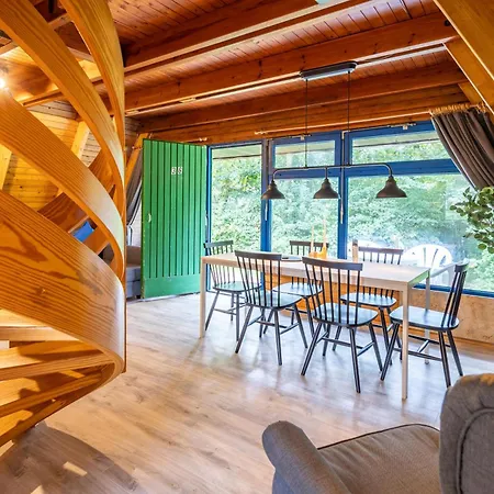 Im Nurdachstil In * Damp